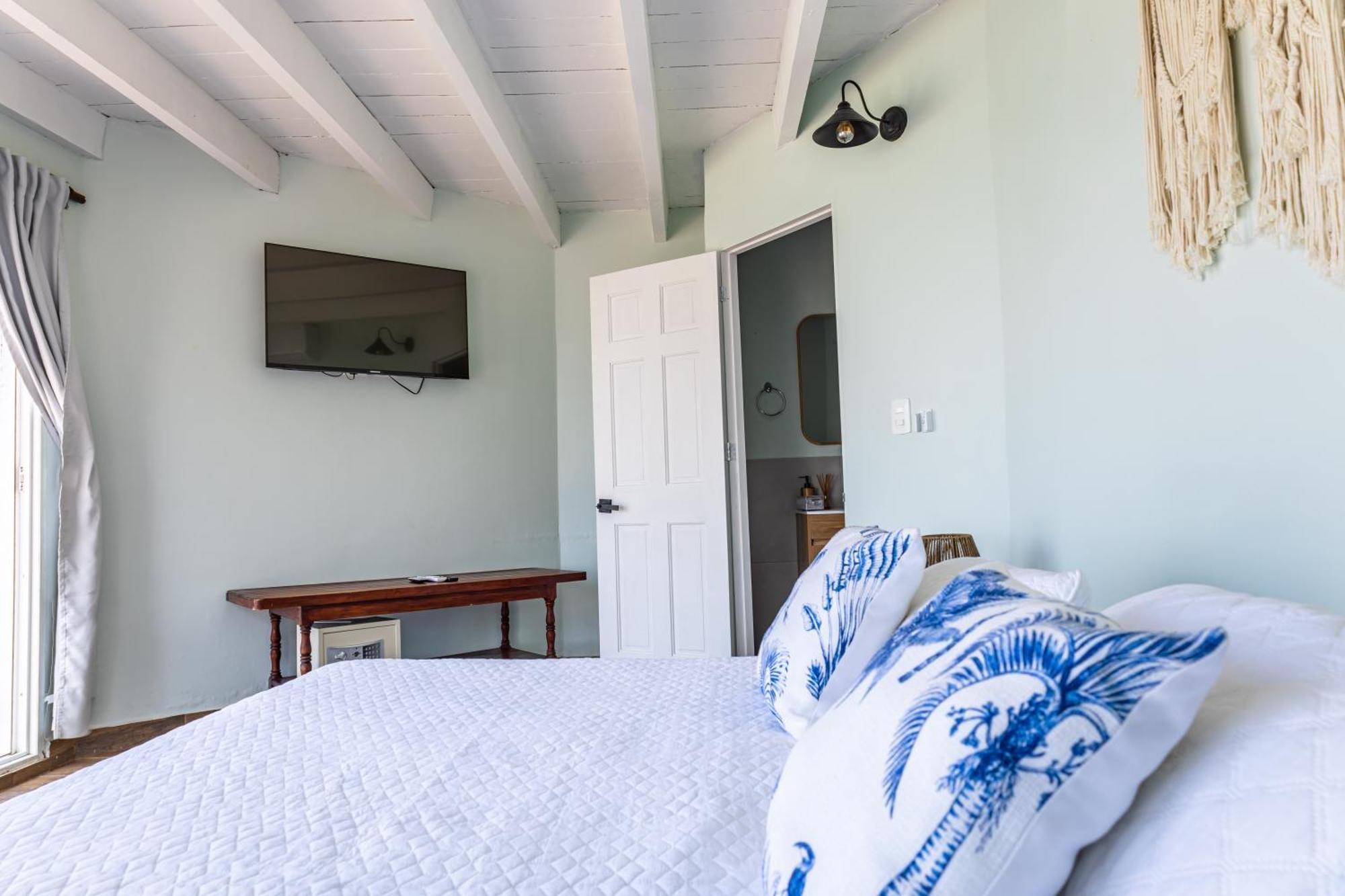 Fragata Island House Hotel Cartagena Room photo